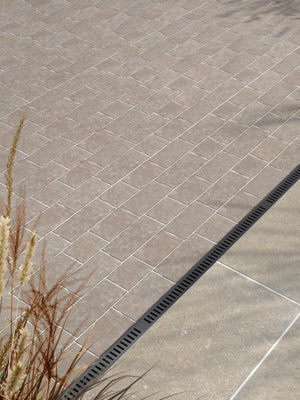 Dijon Honed and Tumbled Outdoor Paving Cobbles - 150xFree lengthx30mm