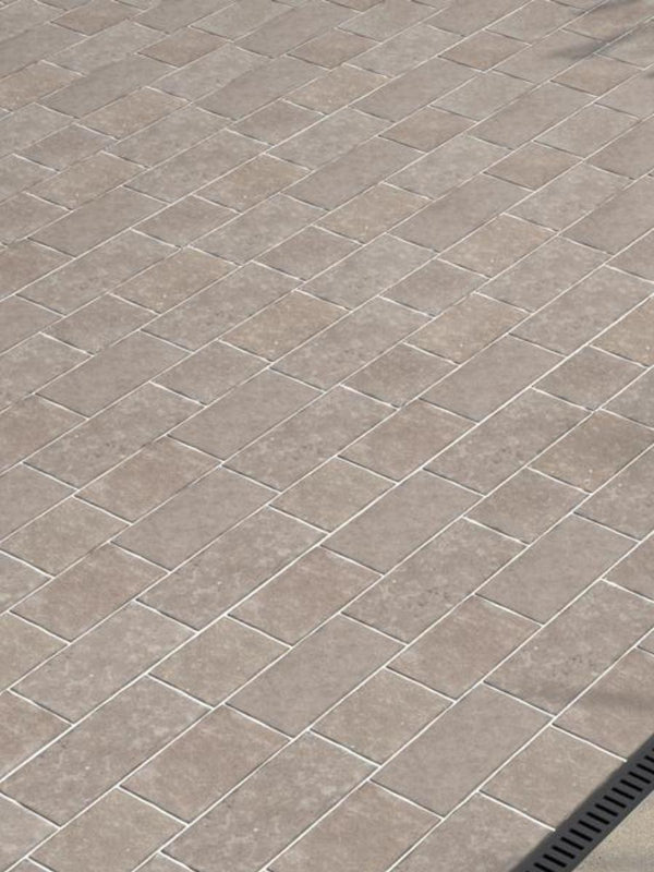 Dijon Honed and Tumbled Outdoor Paving Cobbles - 150xFree lengthx30mm