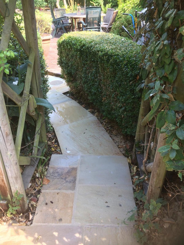 Fossil Mint Indian Sandstone Paving Slabs - 900x600 Pack