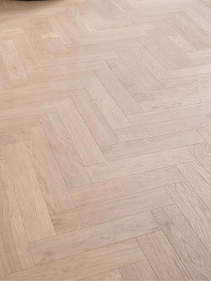 Highland Light Oak Herringbone Luxury Click Vinyl Flooring Tiles - 640x128x6mm