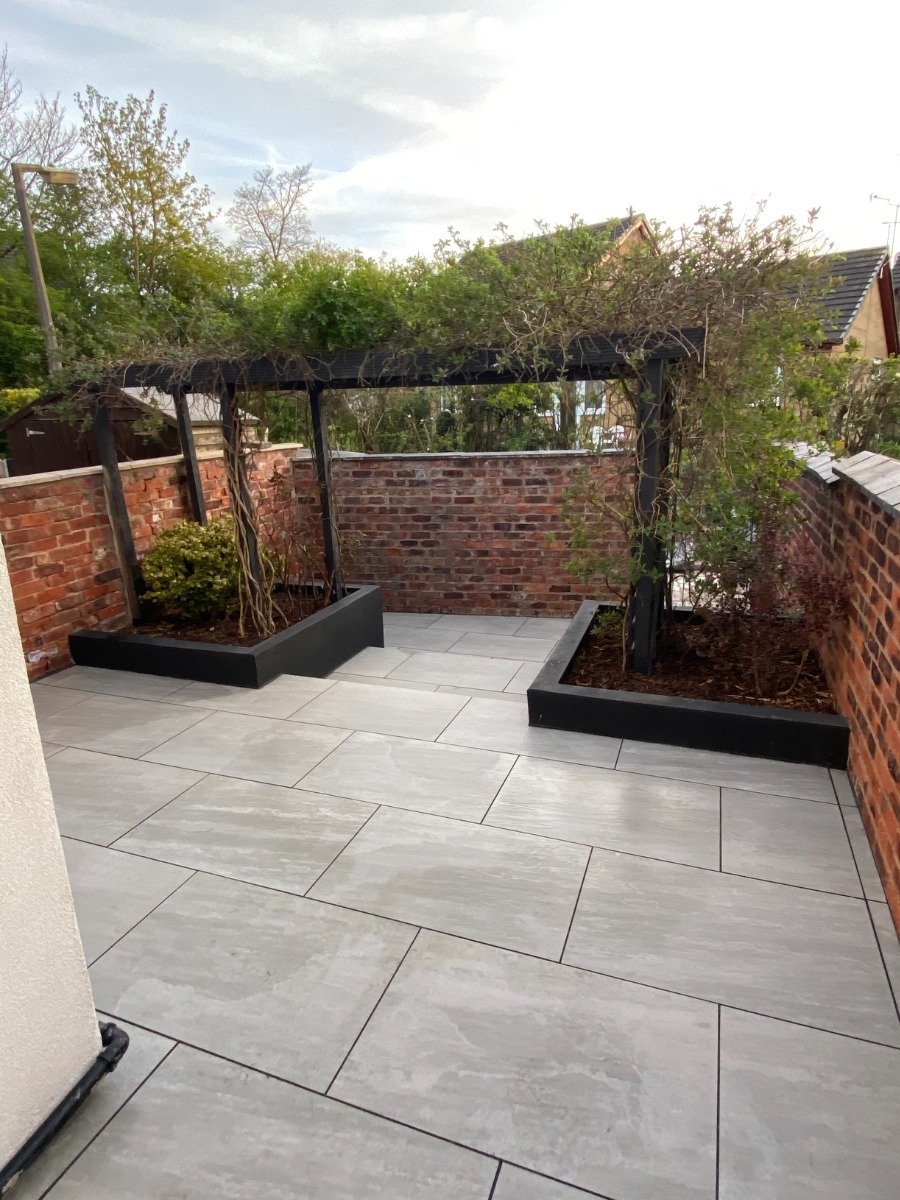 Kandla Grey Outdoor Porcelain Paving Slabs - 900x600 Pack