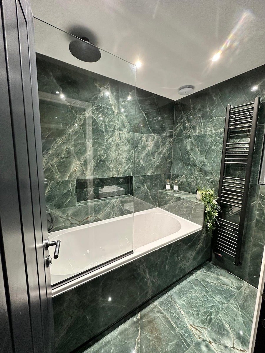 Manos Green Porcelain Tile - 1200x600mm