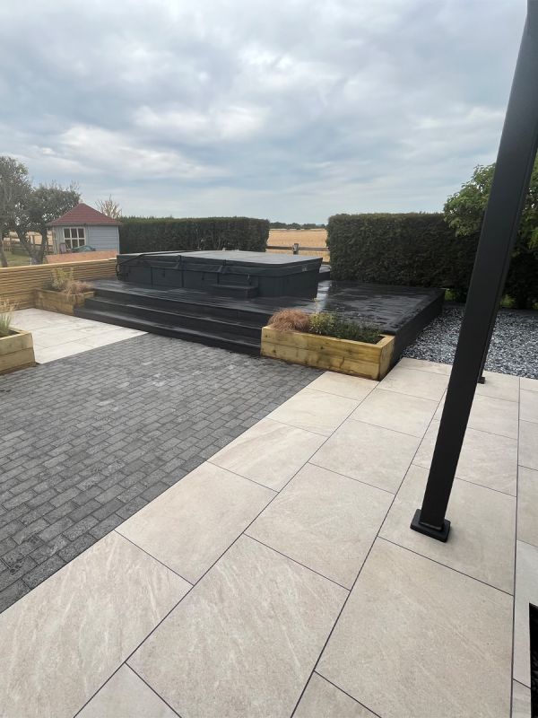 Idemo Beige Outdoor Tile - 900x600x20mm
