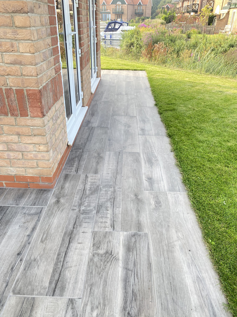 Fume Grey Wood Effect Outdoor Porcelain Paving Planks - 1200x400 Pack