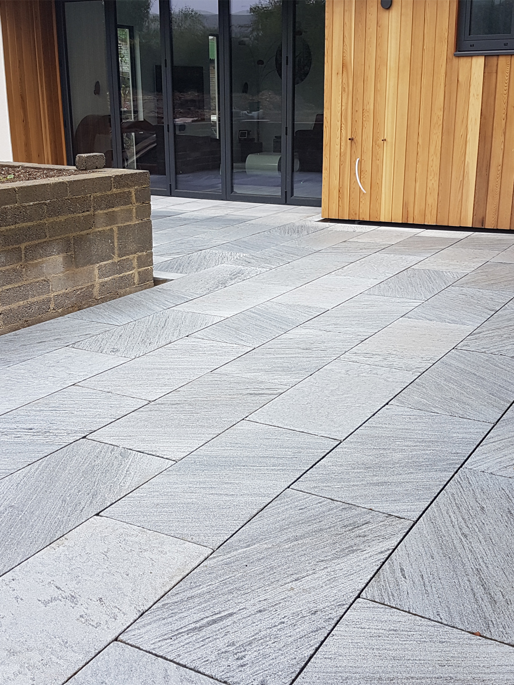 Lincoln Grey Marble Paving Slabs - Mix Size Patio Pack
