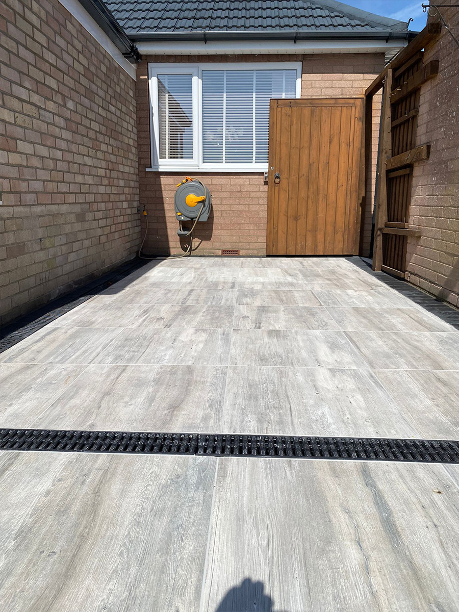 Rush Grey Wood Effect Outdoor Porcelain Paving Slabs - 595x595mm
